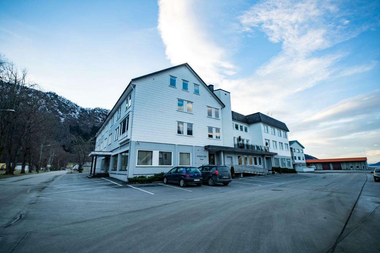 Nordfjord Hotell - Bryggen Нордфьордейд Екстериор снимка